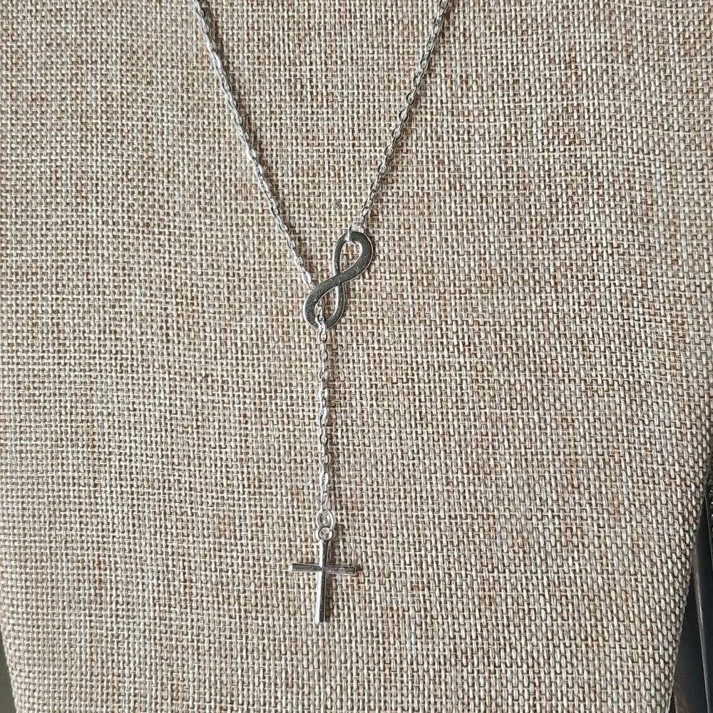 NIB Elegant Silver Tone Infinity Lariat Style Cross Knecklace 16" W/ 2" Extender - Picture 4 of 7